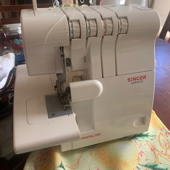 Singer serger - Picture 1 of 3